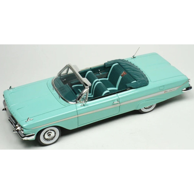 1/43 1961 Chevrolet Impala Convertible Light Green