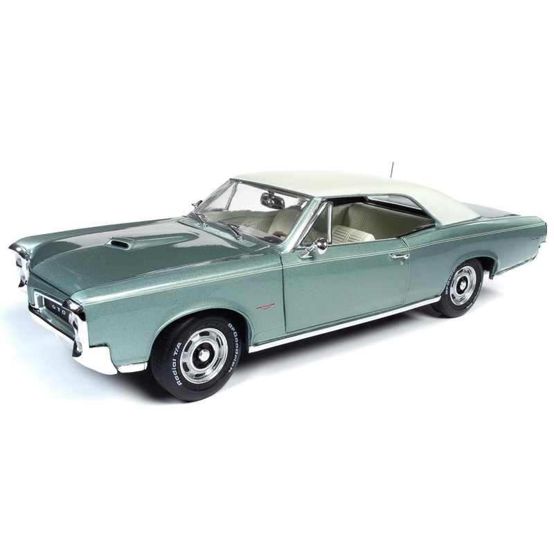 1/18 1966 Pontiac GTO Hard Top Palmetto Green *Blemished*