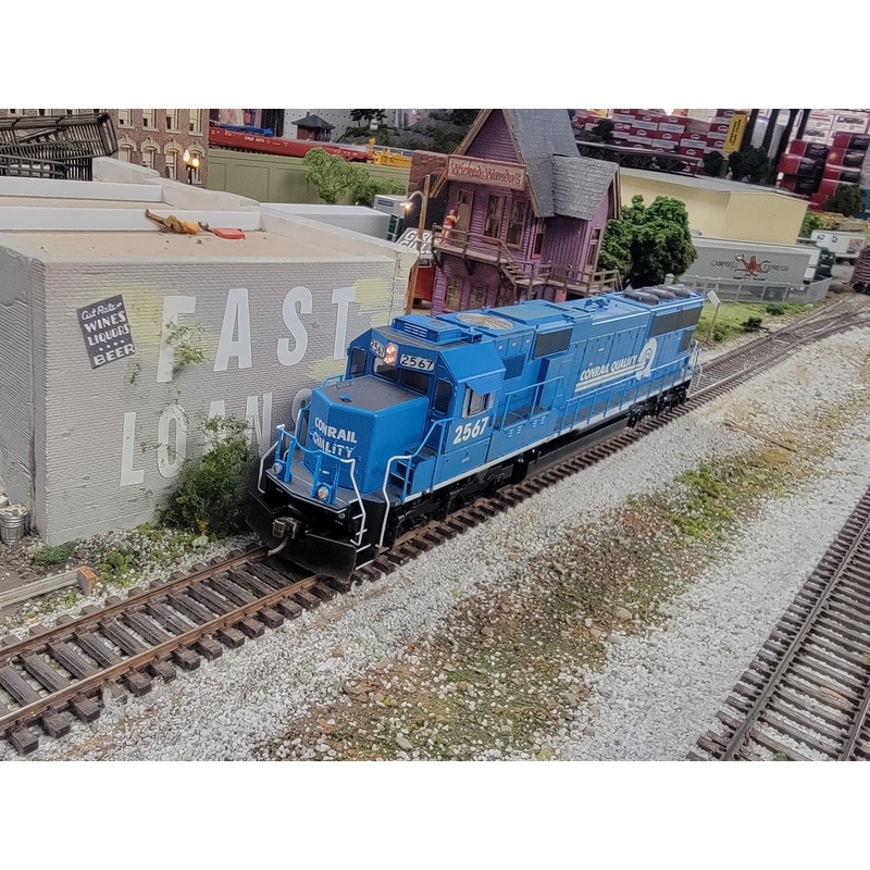 Athearn Genesis HO Scale EMD SD70 Conrail Quality (Custom #) CR 2567 USED