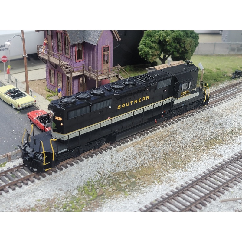 ScaleTrains 31291 HO Scale EMD High Hood SD40-2 Southern (Dulux) 3320 - Like New USED