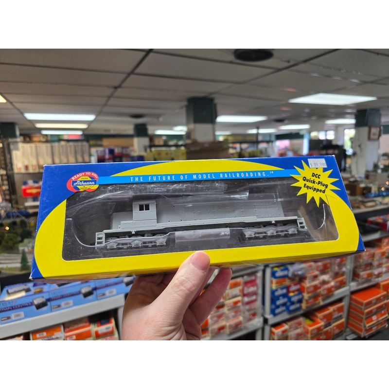 Athearn 93500 HO Scale EMD SD38 Diesel Undecorated - NOS