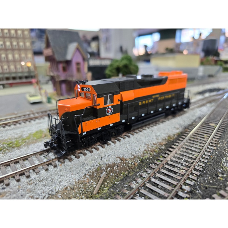 Kato 37-3003 HO Scale EMD GP35 Phase 1C Diesel Great Northern GN 3036 - Like New USED