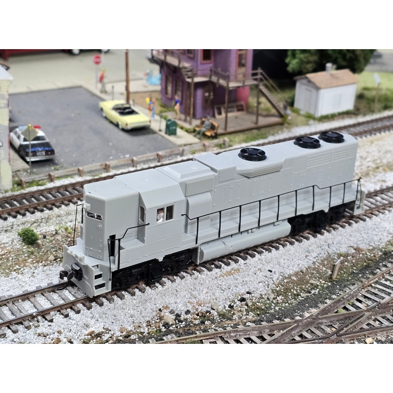 Atlas 8990 HO Scale EMD GP38 High Nose Undecorated with DCC - NOS