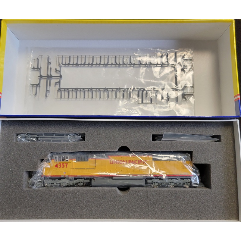 Athearn Genesis G6168 HO Scale SD70MAC Union Pacific UP 4357 - NOS