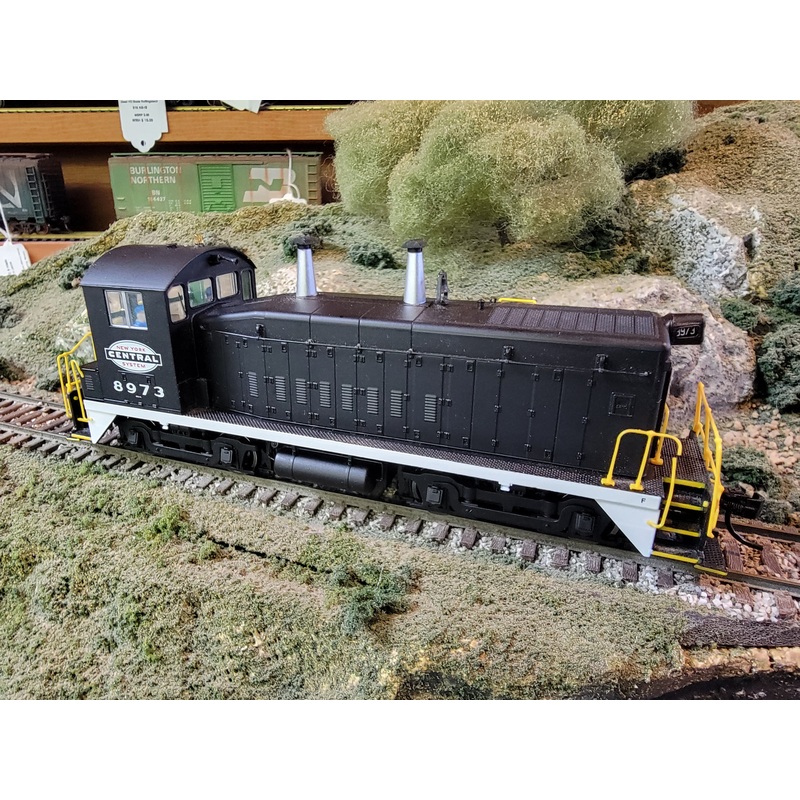 Walthers Proto 920-48410 HO Scale EMD SW9 New York Central NYC 8793 DCC - USED