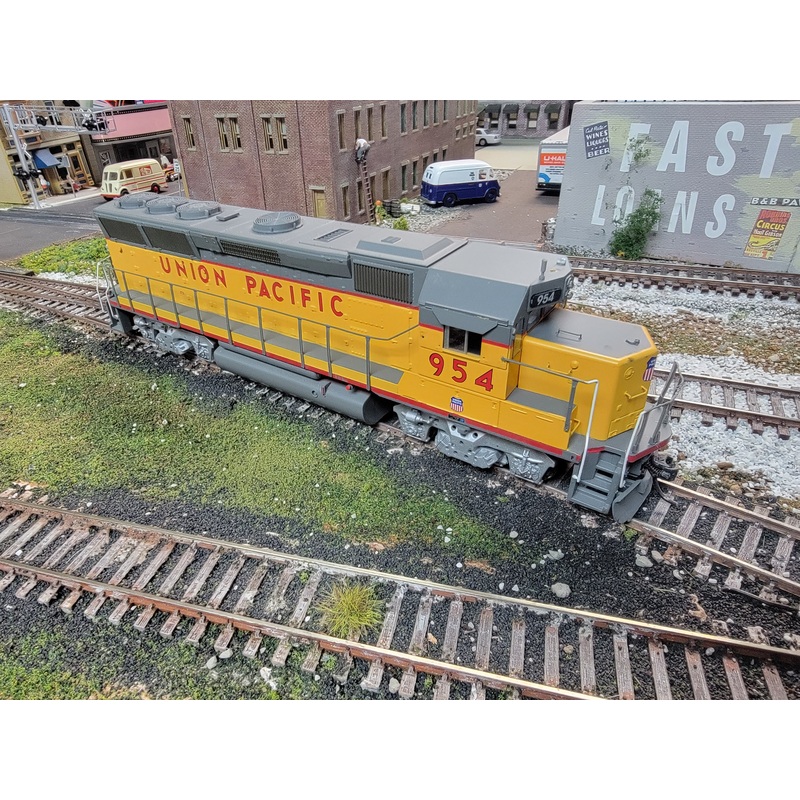 Athearn 94729 HO Scale EMD GP40X Union Pacific UP 954 with DCC - USED