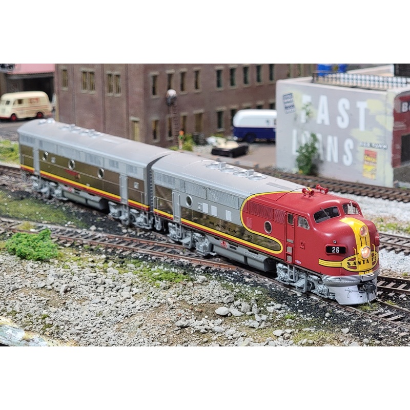 Athearn Genesis G22533 HO Scale EMD F3 A/B Diesel Set Santa Fe ATSF 26L/26A with DCC - Like New USED
