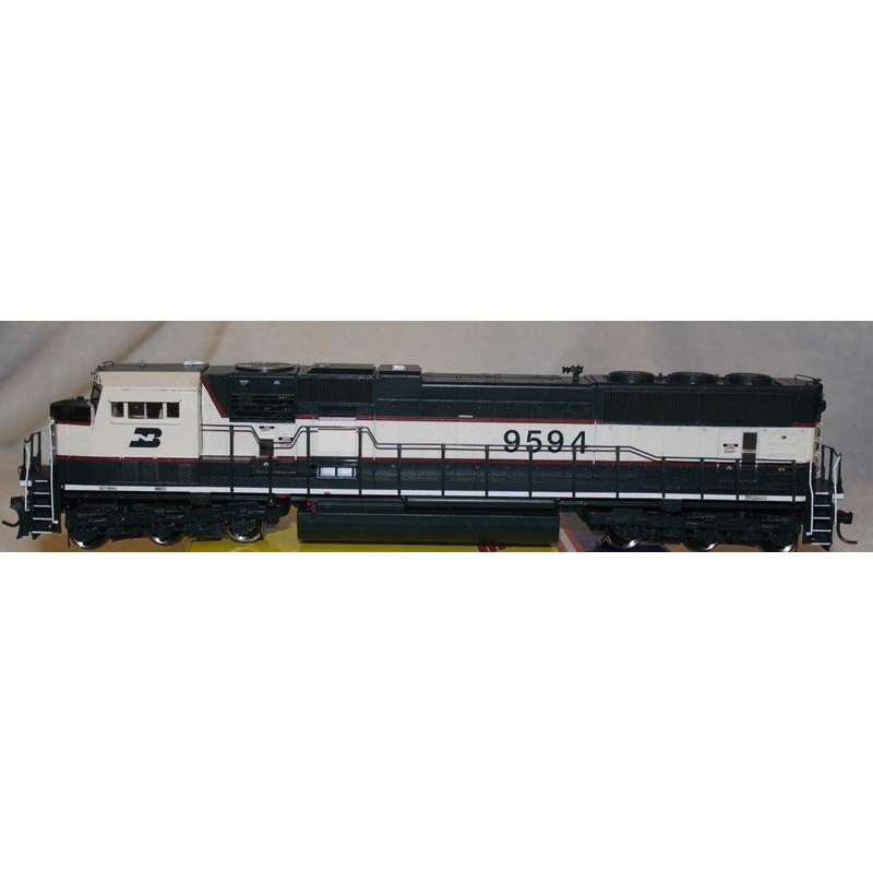 Athearn G6432 HO Scale EMD SD70MAC BNSF Executive Scheme 9594 with DCC - USED