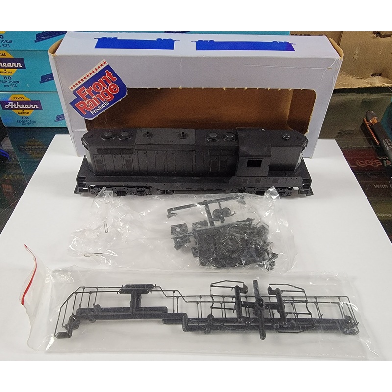 Front Range 9200 HO Scale EMD GP9 Powered Kit - NOS
