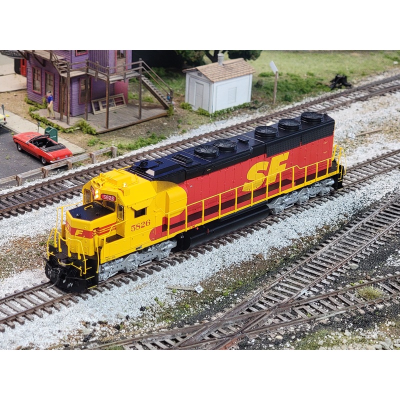Athearn Genesis G67229 HO Scale EMD SD45-2 Santa Fe "Kodachrome" ATSF 5826 with DCC & Sound - USED