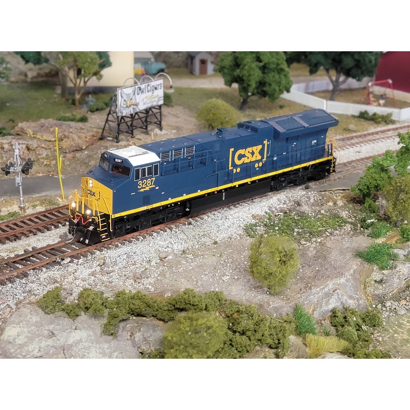Intermountain 497103-07 HO Scale GE ET44AH Tier 4 CSX 3287 DCC - Like New USED